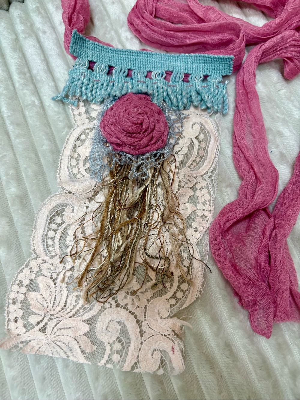 Shabby Chic Lightweight Jabot Collar